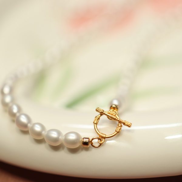 Celebrity-inspired S925 silver necklace with natural freshwater pearls. Light luxury, pure silver OT clasp, small pearls. Ideal as choker or sweater chain for women. - Image 4