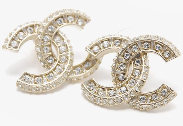 The original Chanel double-C diamond-encrusted square diamond and pearl light luxury earrings. - Image 3